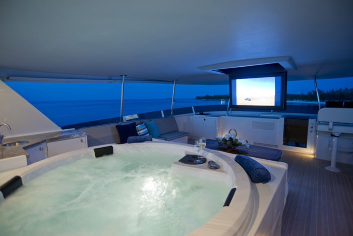 Fore Aces Sundeck Jacuzzi