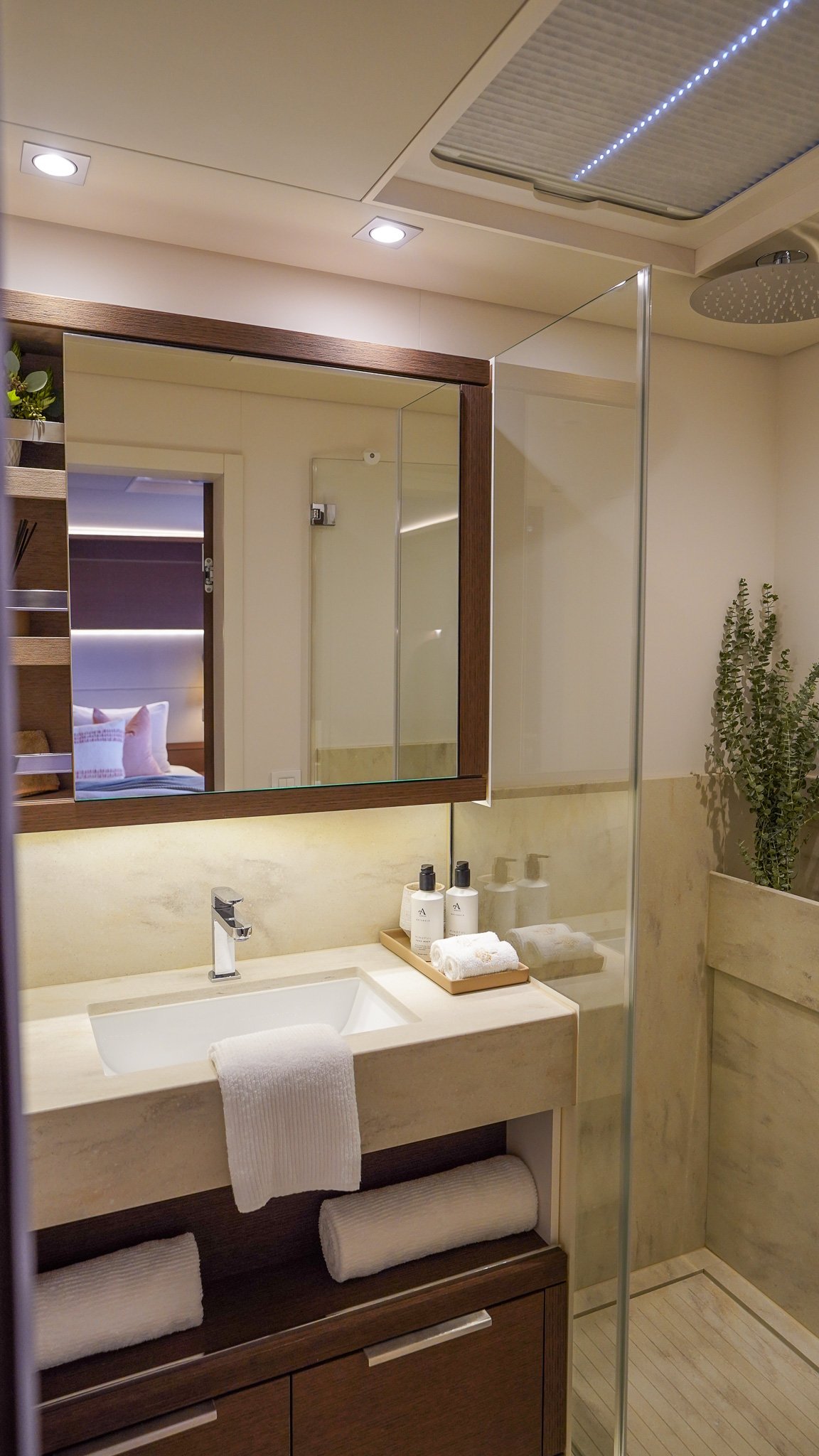 aeolus - queen en suite